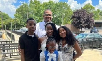 Queenette-Richardson-Family-pic-400x533